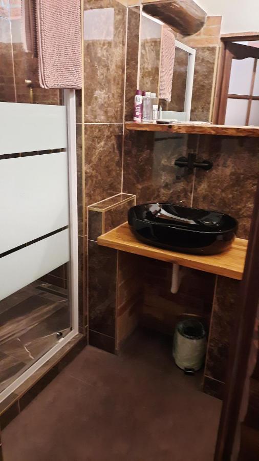 Kontra Szallashely Sándorfalva Buitenkant foto