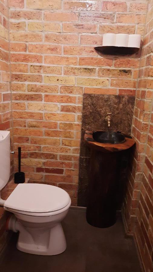 Kontra Szallashely Sándorfalva Buitenkant foto