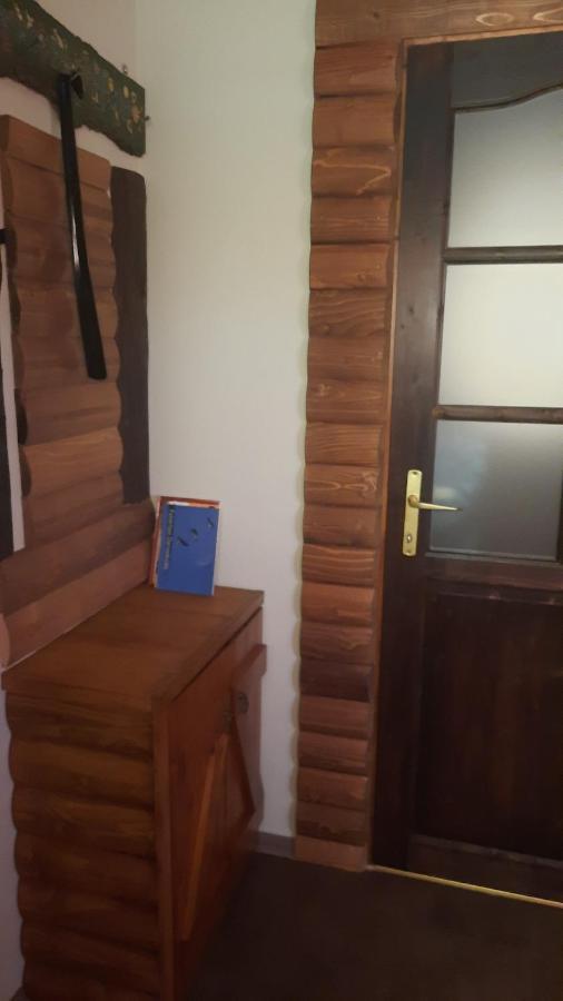 Kontra Szallashely Sándorfalva Buitenkant foto