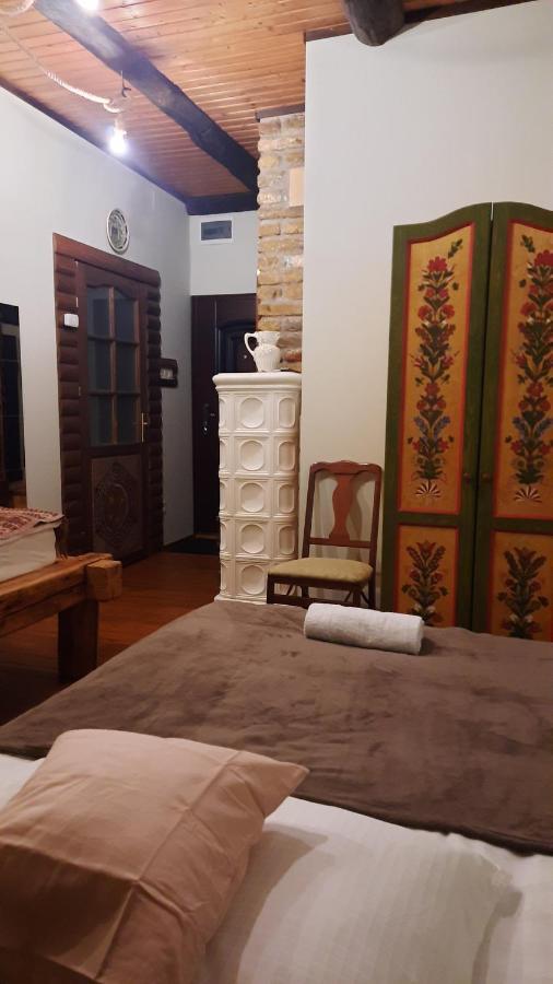 Kontra Szallashely Sándorfalva Buitenkant foto