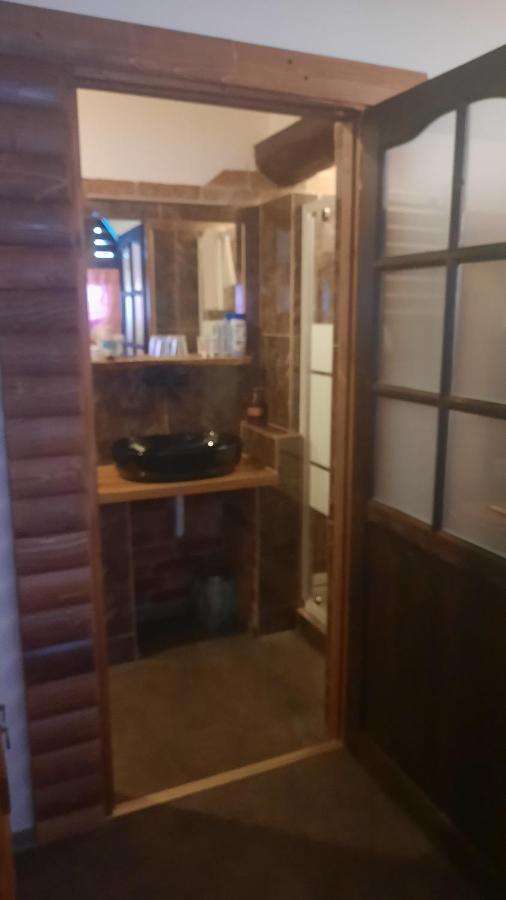 Kontra Szallashely Sándorfalva Buitenkant foto