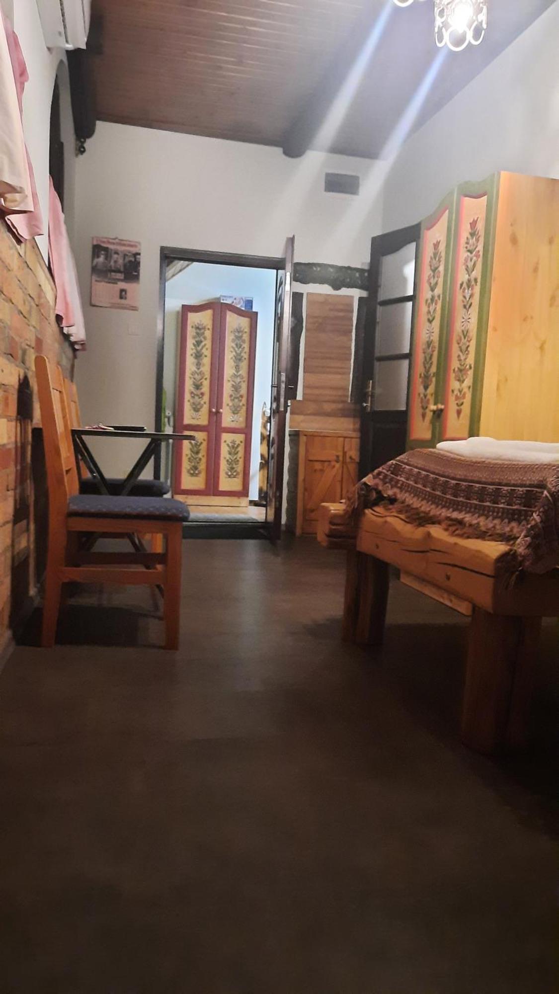Kontra Szallashely Sándorfalva Buitenkant foto